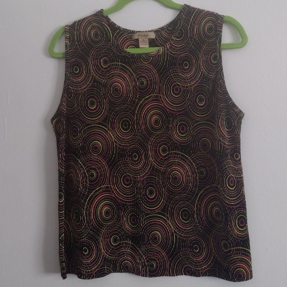 Plisse bold circle print sleeveless top, size  XL